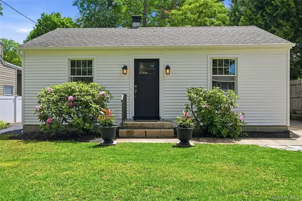 192 Iceland Drive, South Huntington, NY 11746