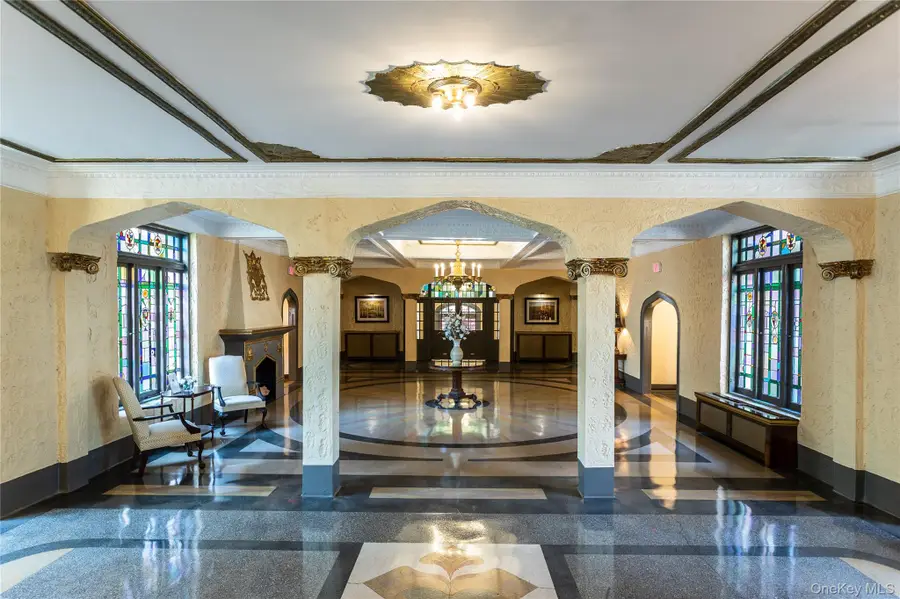 12 Hempstead Avenue #4R, Rockville Centre, NY 11570 - #2