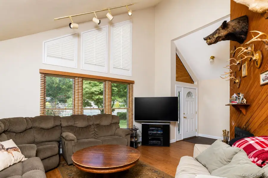 33 Guardian Drive, Mount Sinai, NY 11766 - #3
