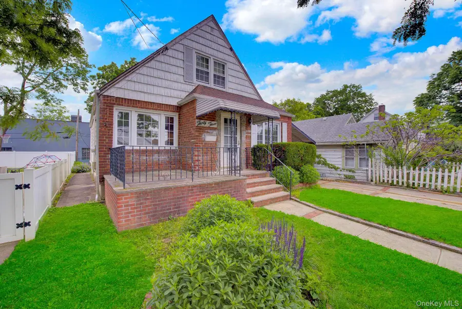 33 Mckee Street, Floral Park, NY 11001 - #2
