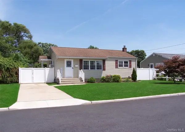 31 Saint Joseph Avenue, Ronkonkoma, NY 11779