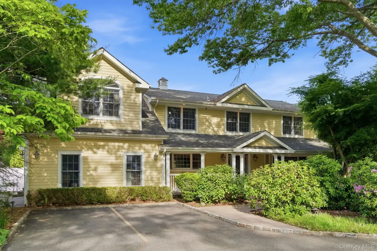 316 S Woods Road, Woodbury, NY 11797 - #1