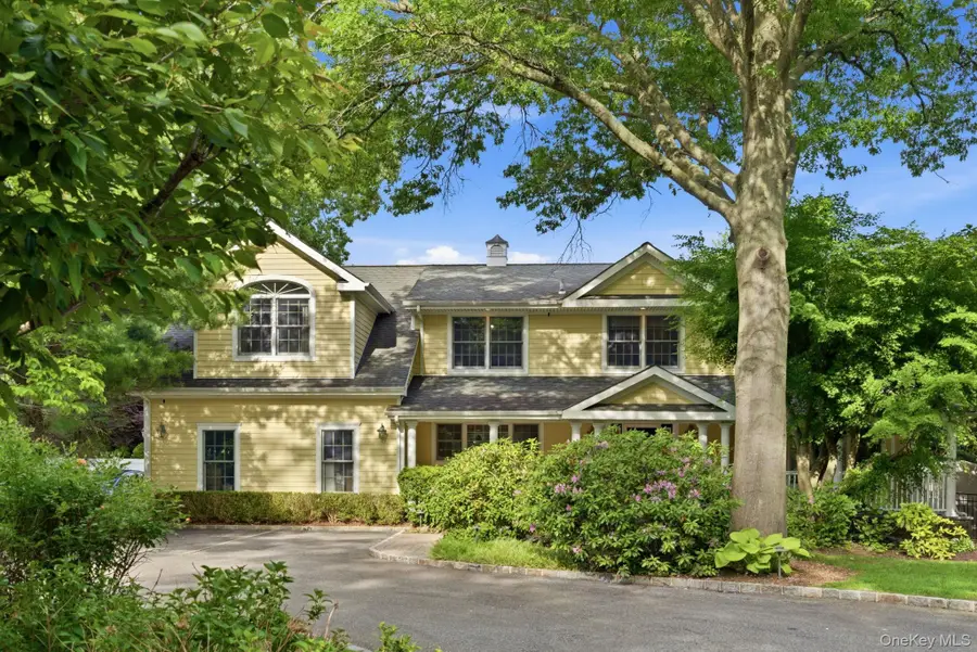 316 S Woods Road, Woodbury, NY 11797 - #2