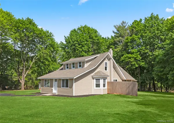 5 Long Pond Road, Ridge, NY 11961