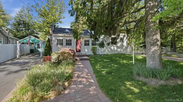26 Florida Road, Rocky Point, NY 11778