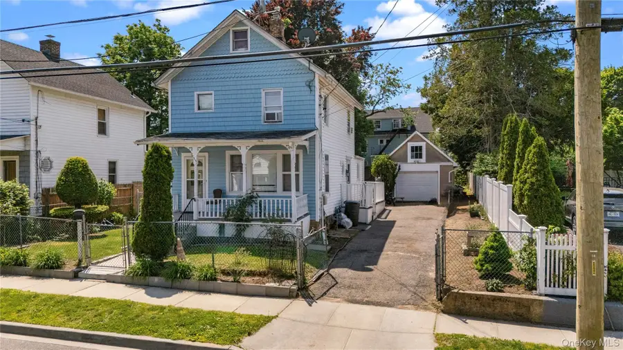 53 Valentine St, Glen Cove, NY 11542 - #3