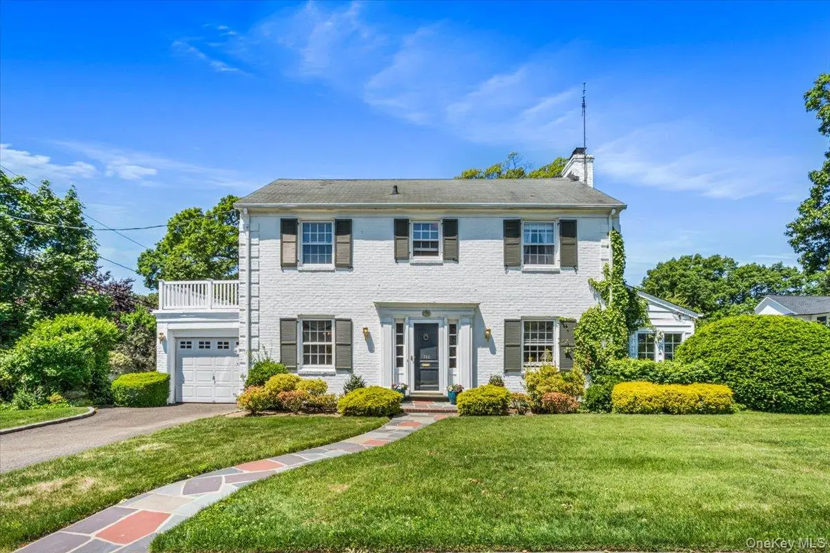 110 Knollwood Road, Rockville Centre, NY 11570 - #1