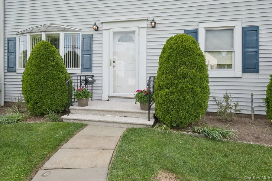 21 Hayes Drive, Eastchester, NY 10709 - #3