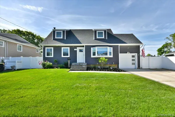 383 Violet Street, Massapequa Park, NY 11762