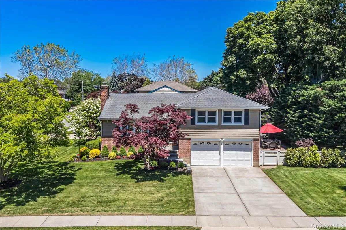 21 Lydia Lane, Garden City, NY 11530 - #1