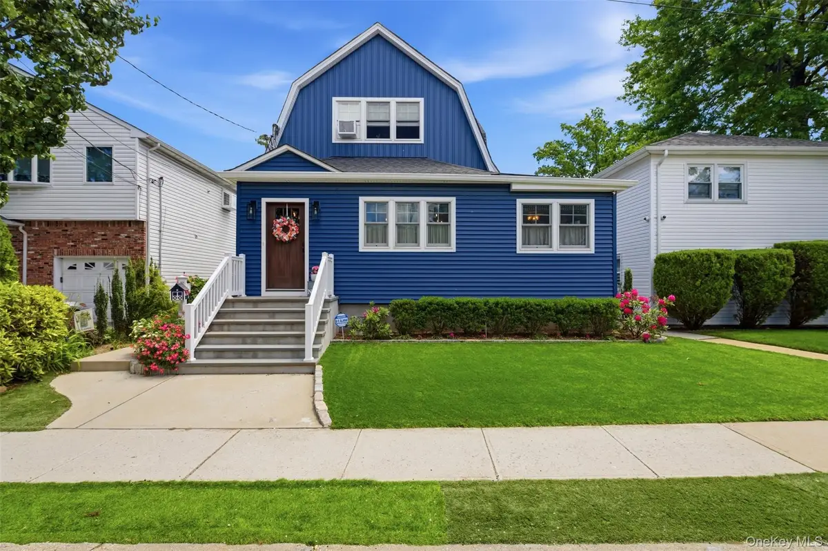 72 E Hitchcock Avenue, Floral Park, NY 11001 - #1