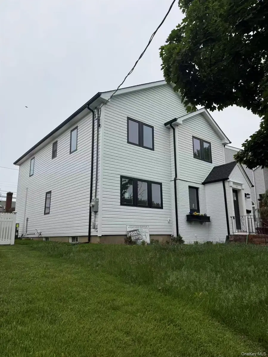 105 Moore Street, New Hyde Park, NY 11040 - #2