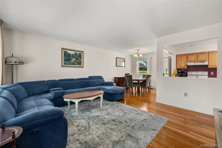 40 Alden Avenue, West Islip, NY 11795 - #2