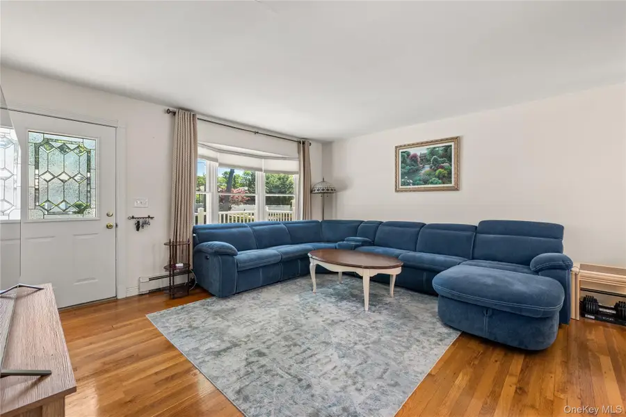 40 Alden Avenue, West Islip, NY 11795 - #3