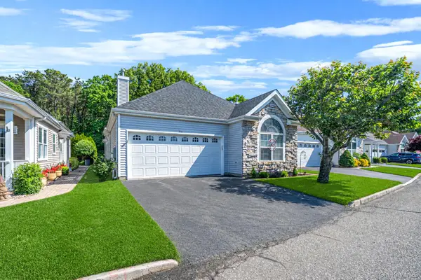 576 Leisure Drive, Ridge, NY 11961