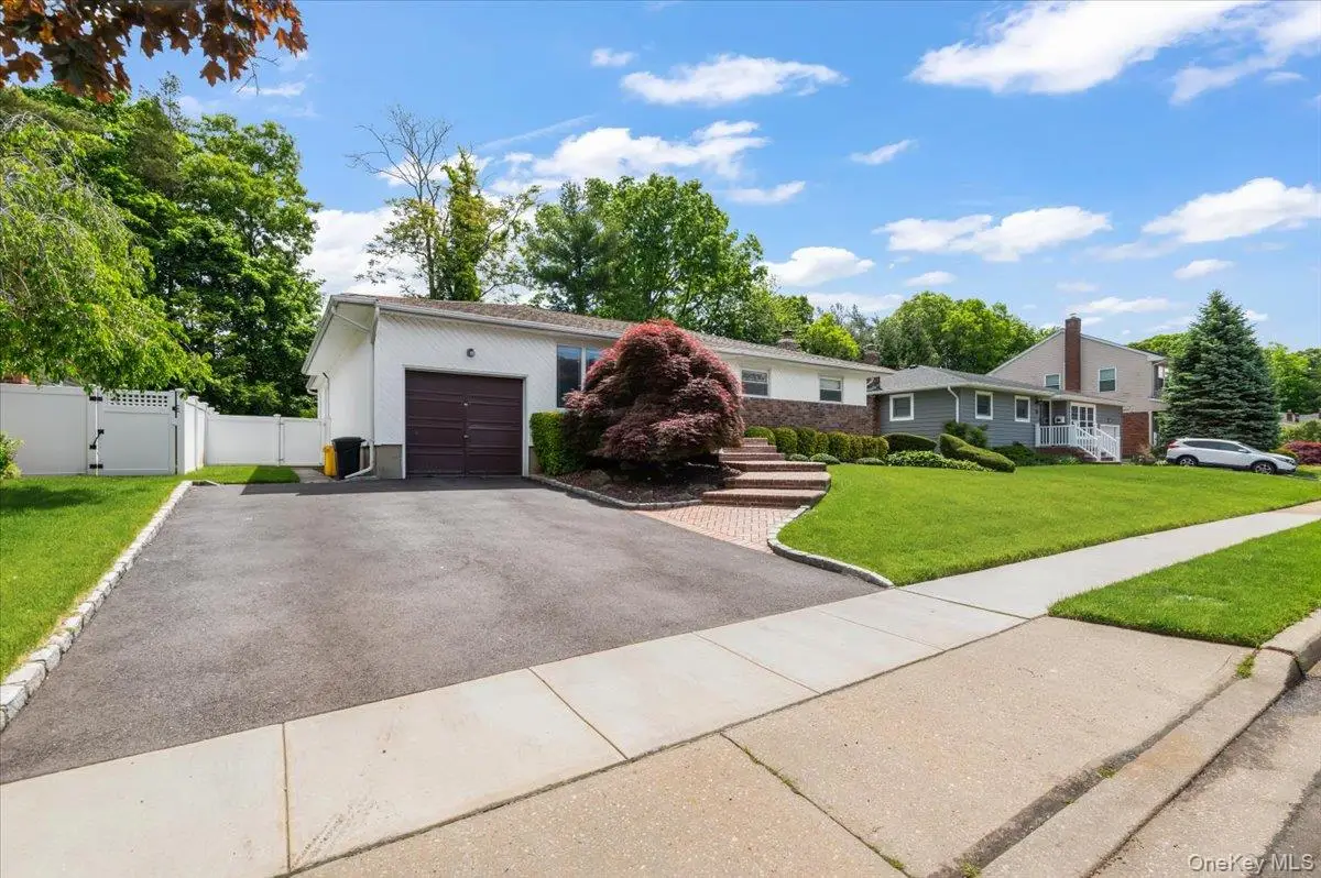 21 Beaumont Drive, Plainview, NY 11803 - #1