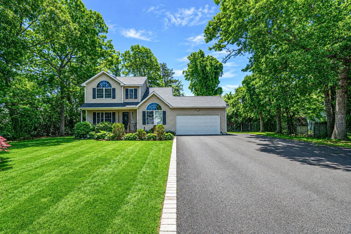 20 Essex Circle, Shirley, NY 11967 - #1