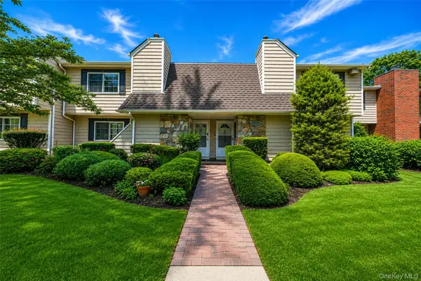 230 Lake Pointe Circle #230, Middle Island, NY 11953