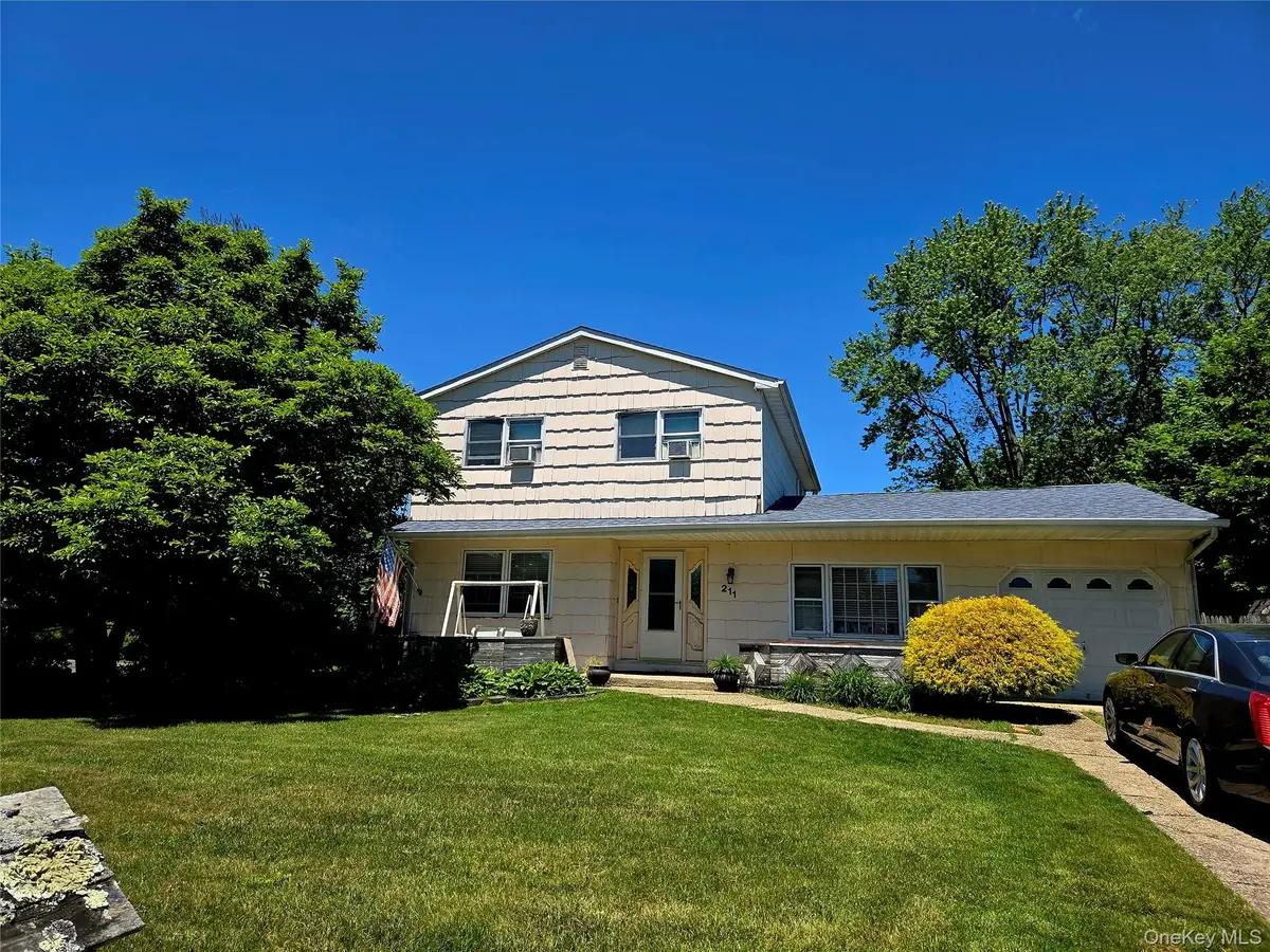 211 Babylon Street, Islip Terrace, NY 11752 - #1
