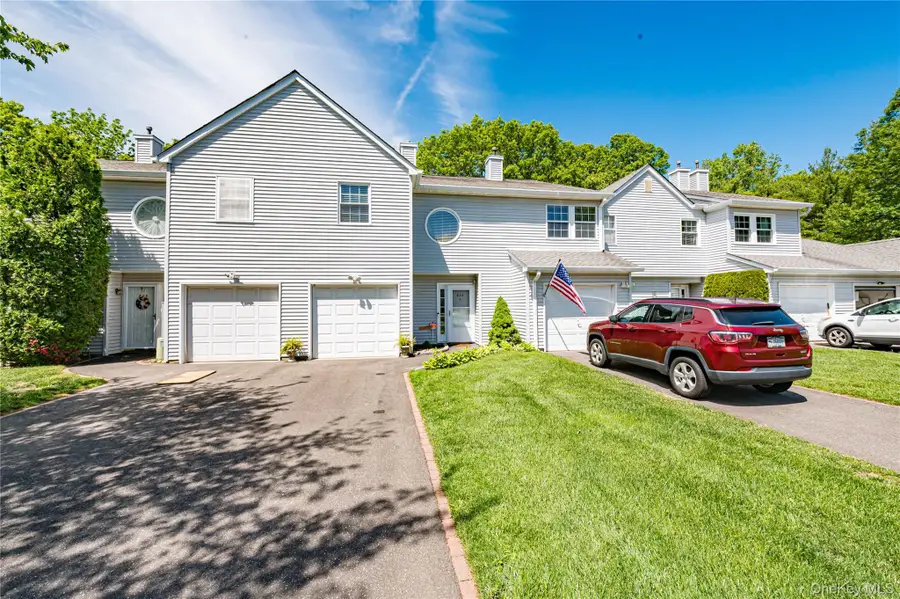 806 Sara Circle, Port Jefferson Station, NY 11776 - #2