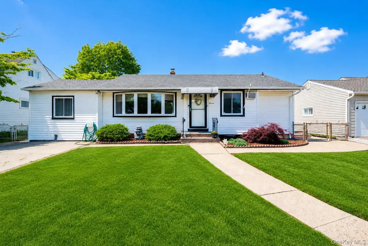 11 Adelphi Road, Hicksville, NY 11801 - #1