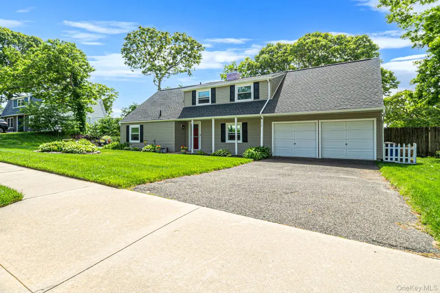 14 Lehigh Lane, Farmingville, NY 11738 - #2