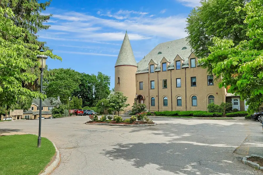 100 Chateau Lane #8, Hawthorne, NY 10532 - #2