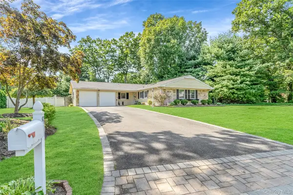 80 Sycamore Circle, Stony Brook, NY 11790