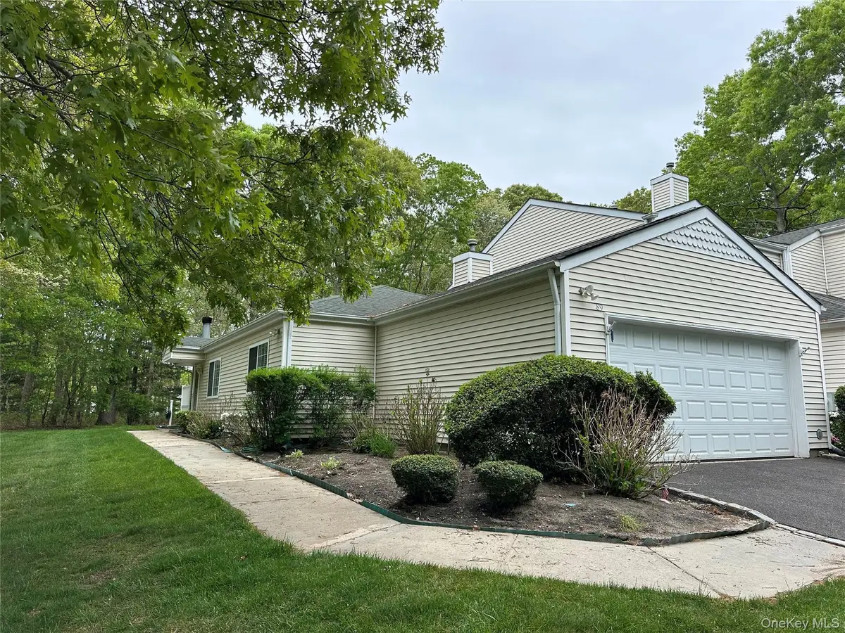 89 Rabbit Run, Manorville, NY 11949 - #1