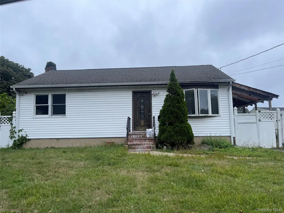 3 Surrey Drive, Amityville, NY 11701 - #1