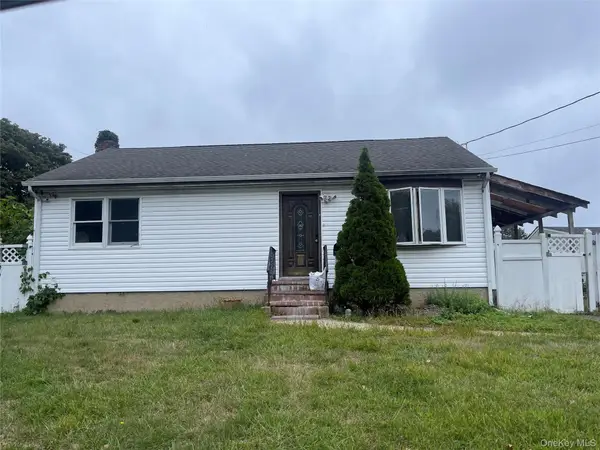 3 Surrey Drive, Amityville, NY 11701
