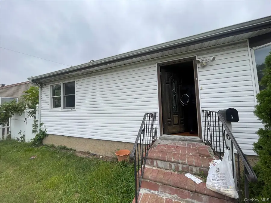 3 Surrey Drive, Amityville, NY 11701 - #2