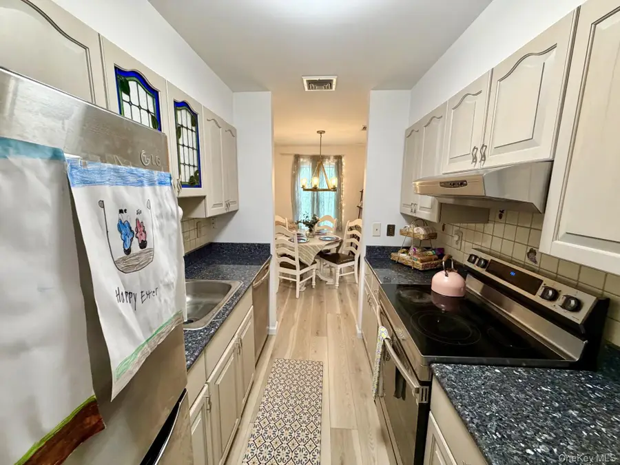 348 Clubhouse Court #348, Coram, NY 11727 - #3