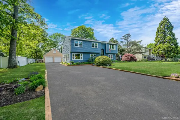 489 Carnation Drive, Shirley, NY 11967