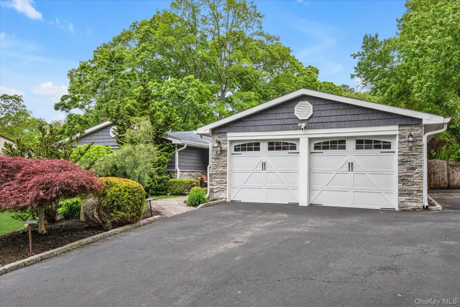 15 Bluff Circle, Hauppauge, NY 11788 - #3