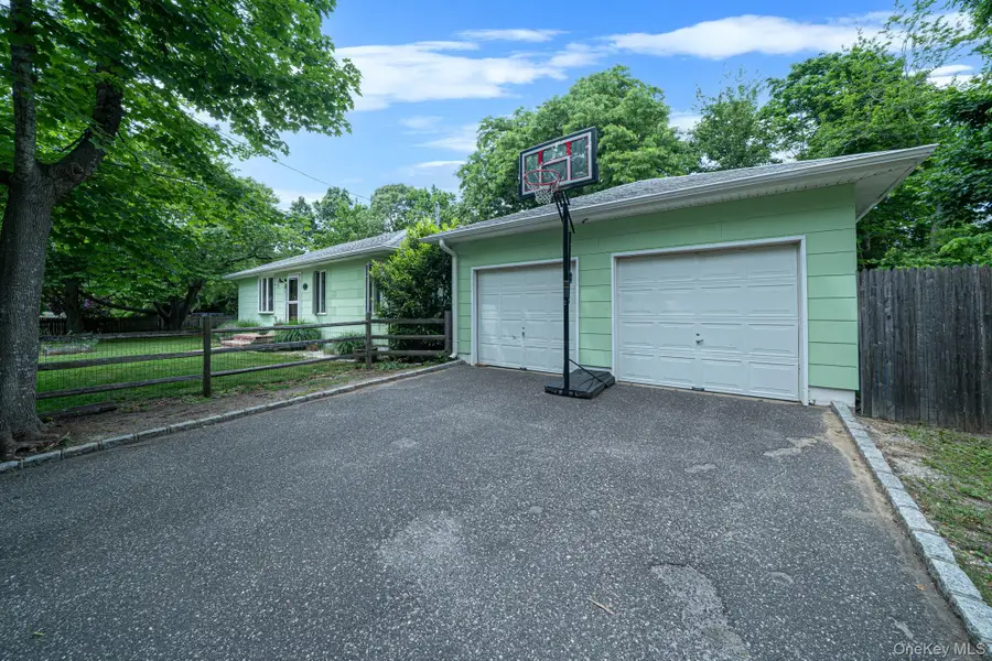 8 Hill Street E, Wading River, NY 11792 - #3