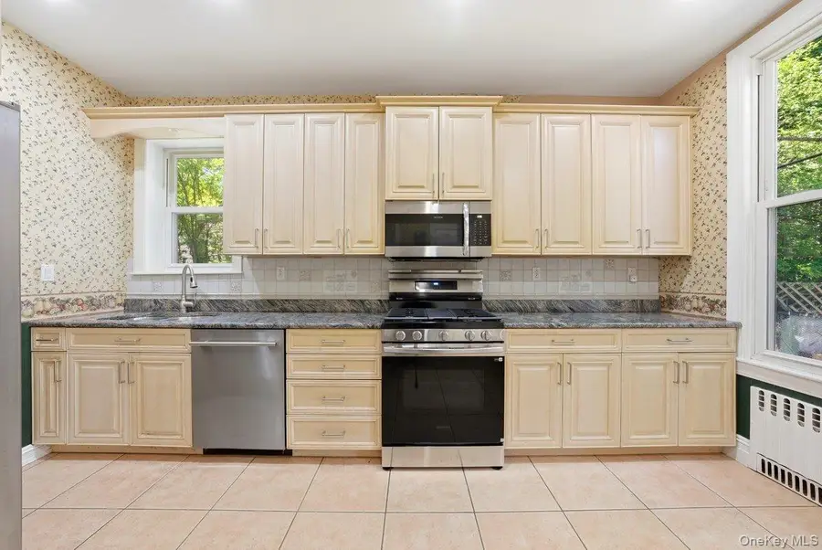 261 East 239th Street, Bronx, NY 10470 - #3