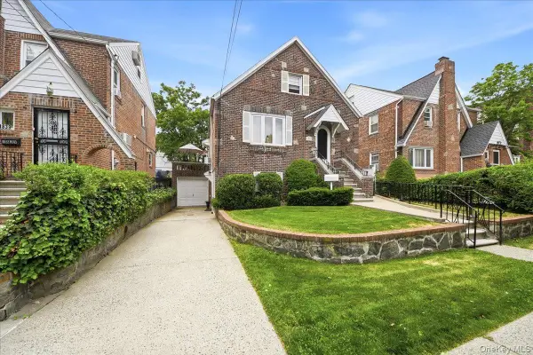 1843 Yates Avenue, Bronx, NY 10461