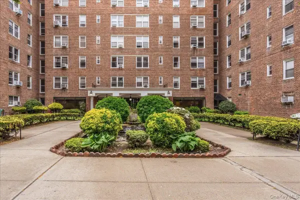 105-38 63rd Drive #1N, Forest Hills, NY 11375