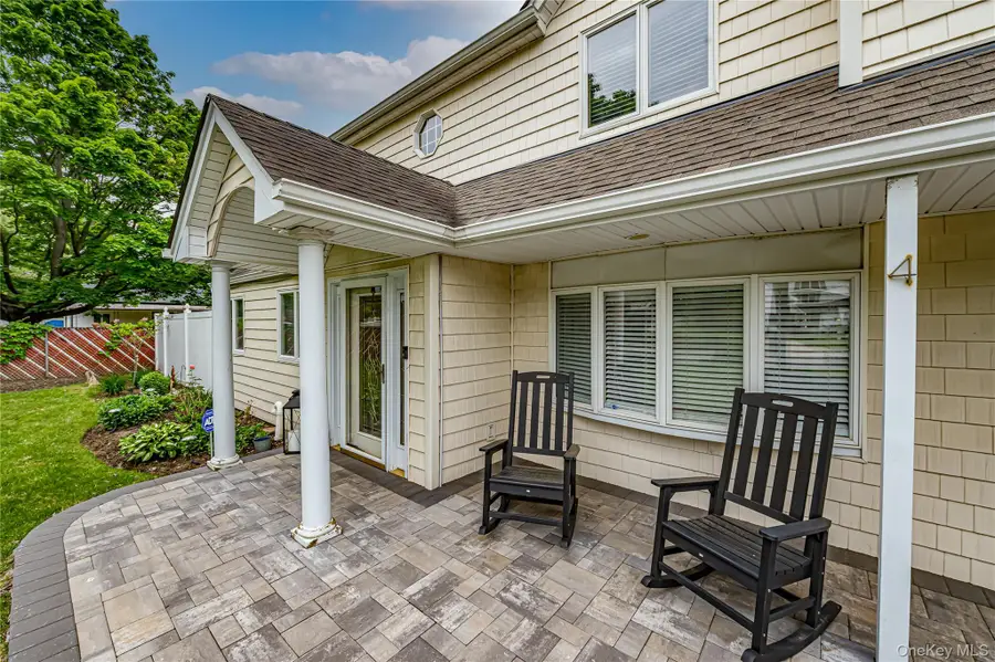 4 Country Greens Drive, Holtsville, NY 11742 - #3