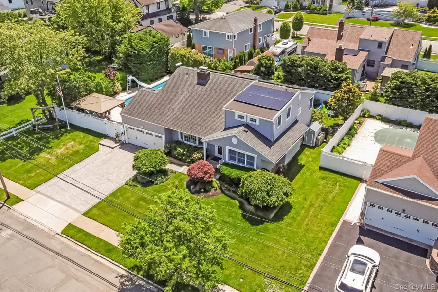 9 W Orlando Street, Massapequa, NY 11758 - #3