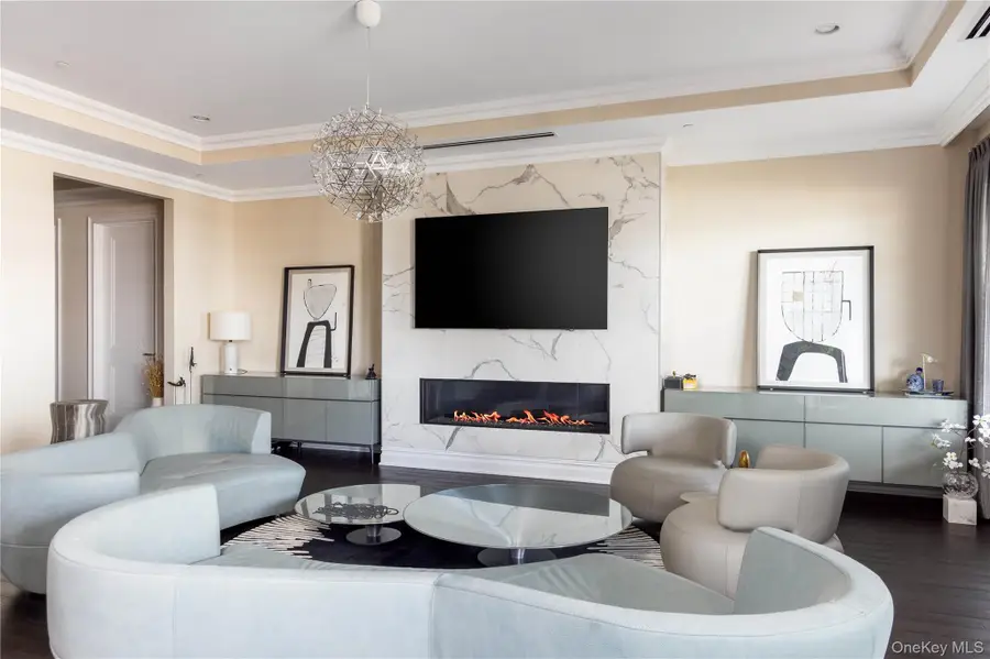 5000 Royal Court #5101, North Hills, NY 11040 - #2