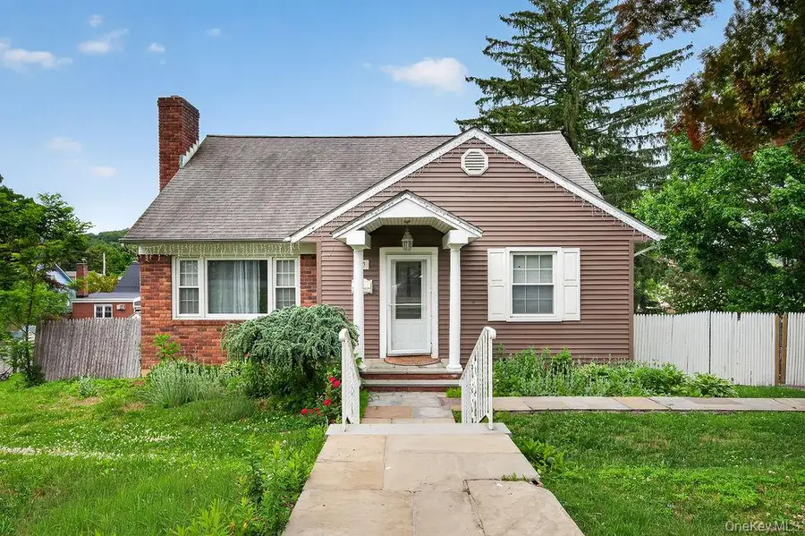 33 S Mortimer Avenue, Elmsford, NY 10523 - #2