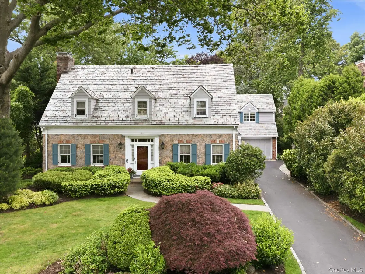 61 Mason Drive, Manhasset, NY 11030 - #1