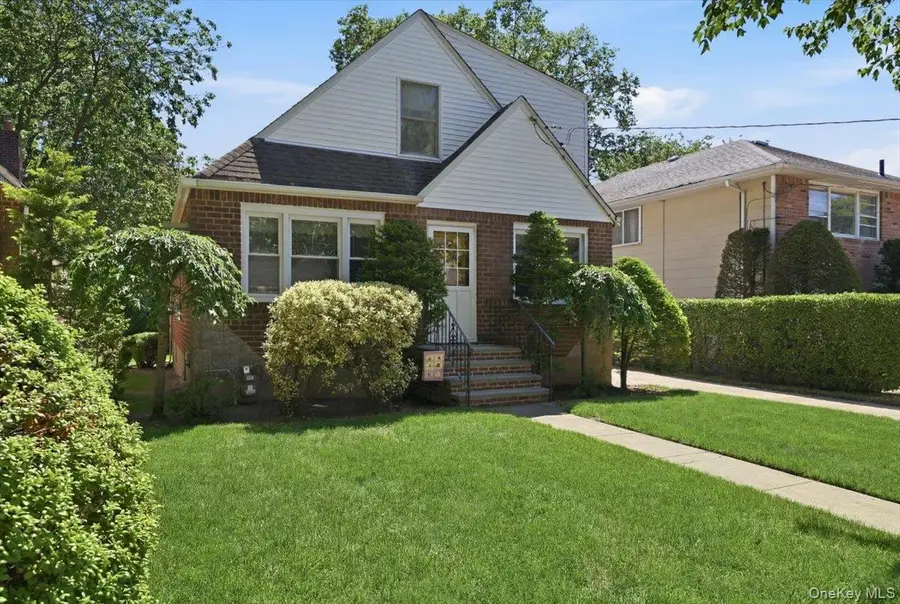 154 Cypress Street, Floral Park, NY 11001 - #2