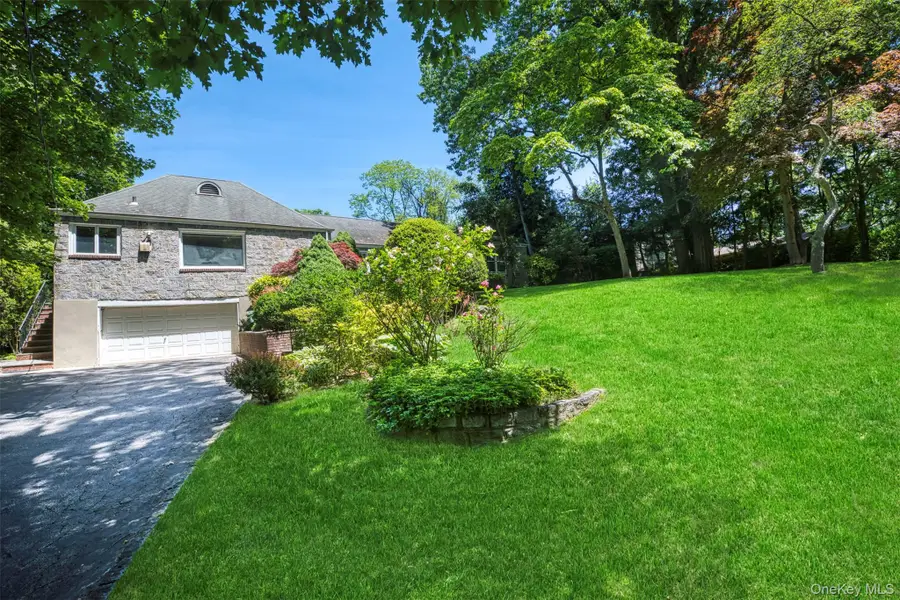 49 The Birches, Roslyn, NY 11576 - #2