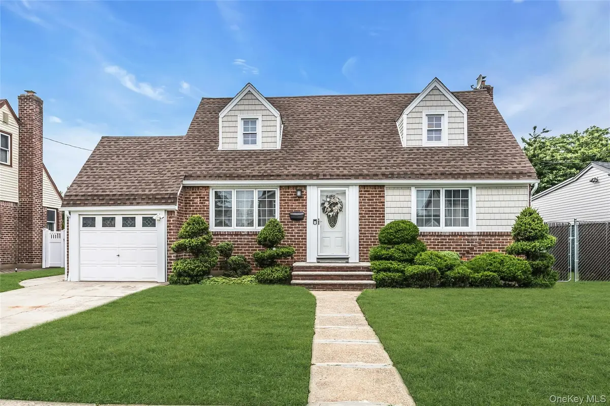 178 Guildford Court, West Hempstead, NY 11552 - #1