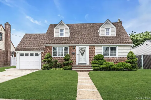 178 Guildford Court, West Hempstead, NY 11552