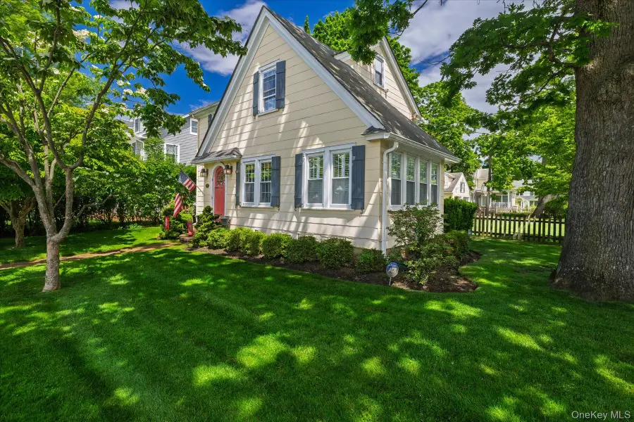 1 Schuyler Avenue, Rockville Centre, NY 11570 - #2