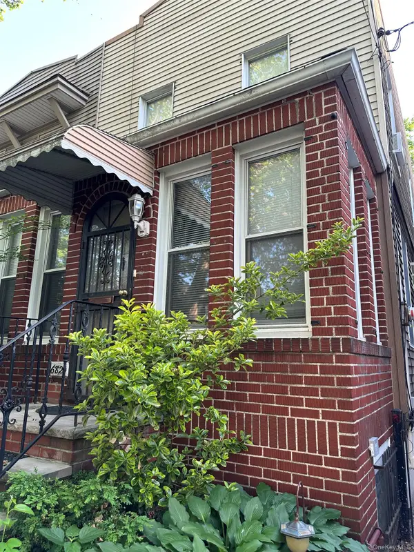 68-20 65 Street, Ridgewood, NY 11385
